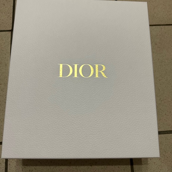 AUTHENTIC DWAY DIOR SHEARLING SLIDE SANDAL. Black and white color way. - Picture 6 of 8